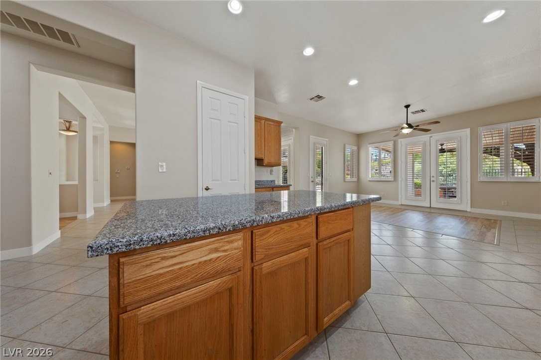 3001 Via Venezia - Photo 5 of 38