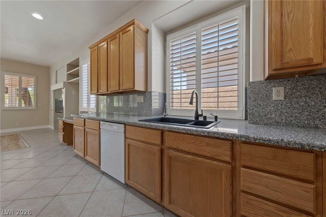 3001 Via Venezia - Photo 6 of 38