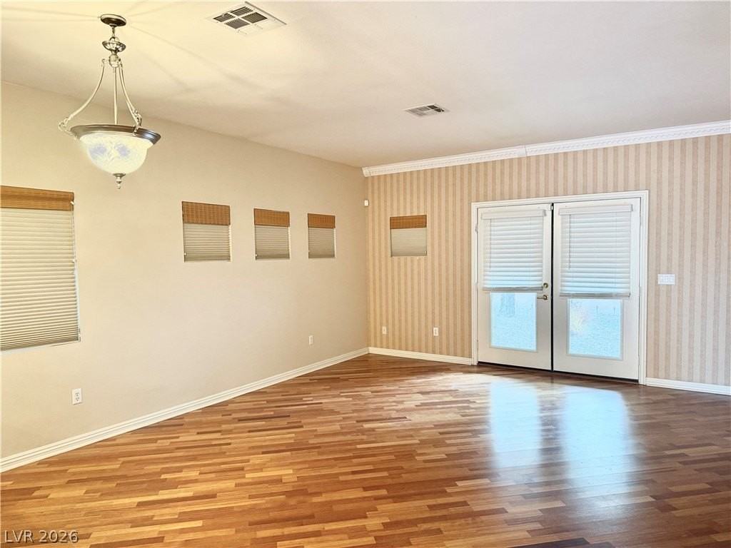 10529 Allthorn Ave - Photo 2 of 6