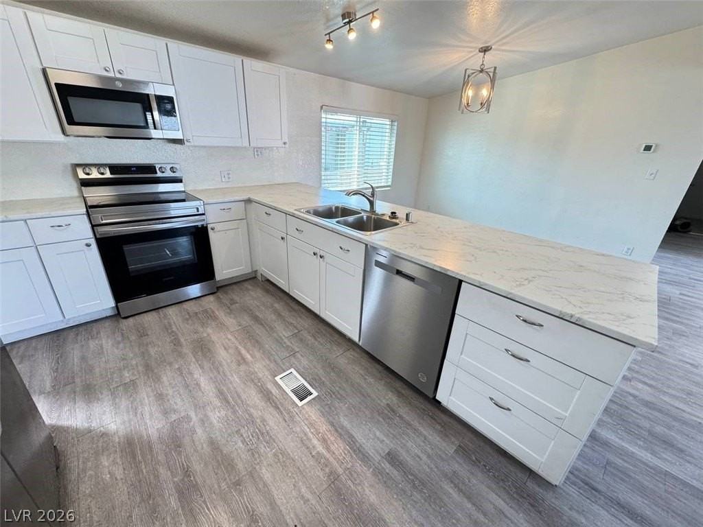 4905 Fuentes Cir - Photo 3 of 31