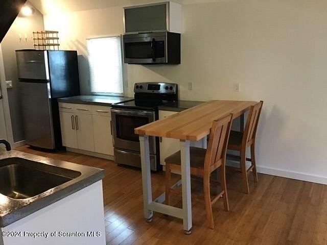 295 Dundaff Street unit: Upstairs - Photo 2 of 14