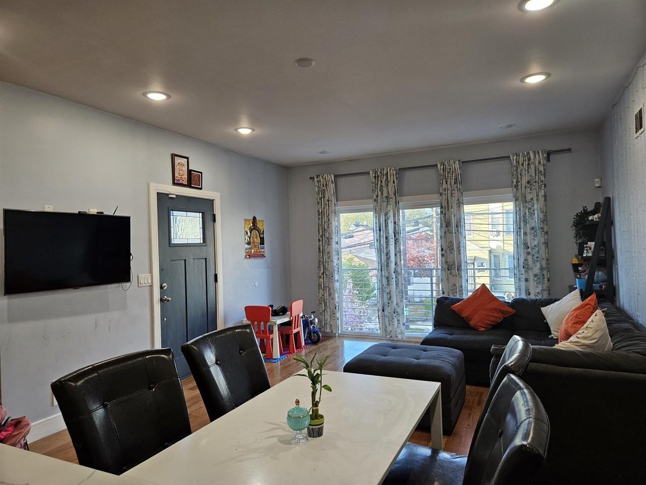 251 Manhattan Ave #1 - Photo 5 of 13