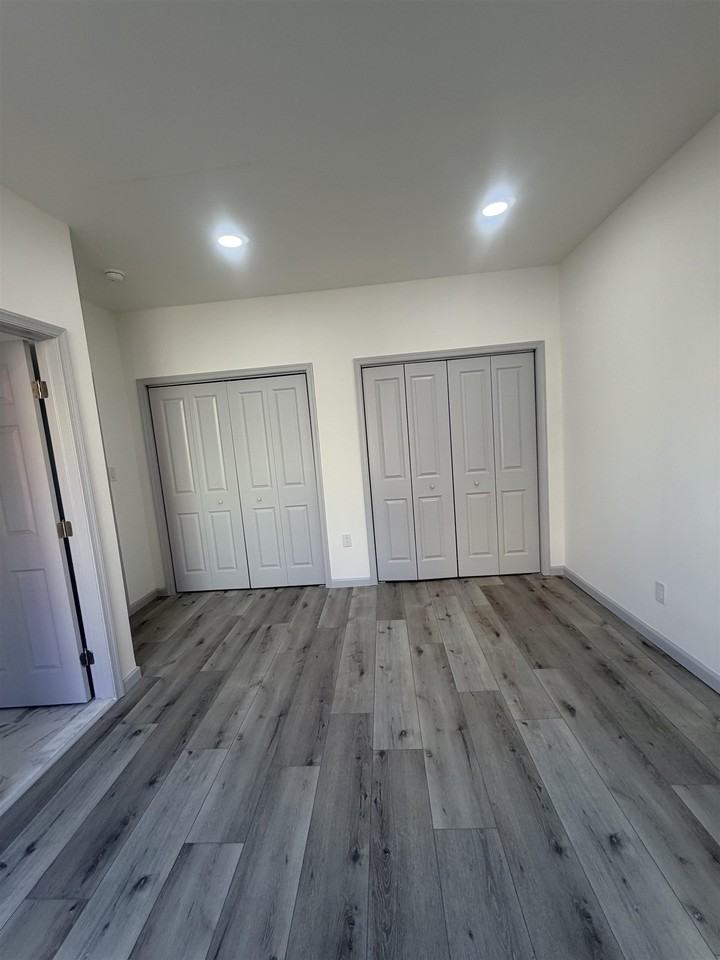 124 Winfield Ave #1 - Photo 6 of 36