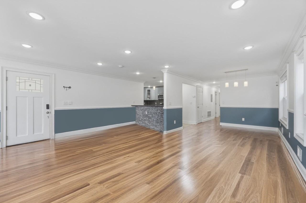 915 S 18th St #1 - Photo 3 of 14