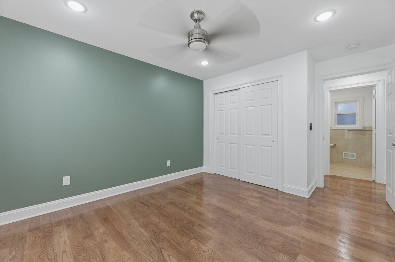 915 S 18th St #1 - Photo 7 of 14