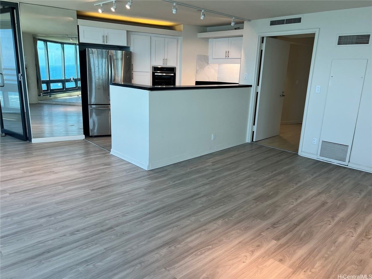 1330 Ala Moana Blvd Apt 3704 - Photo 2 of 15