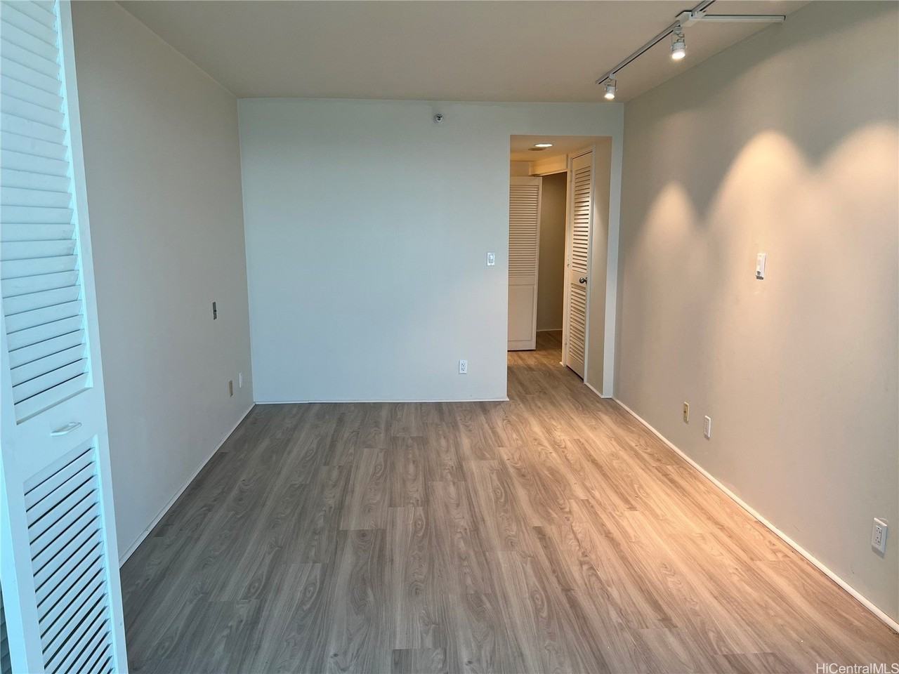 1330 Ala Moana Blvd Apt 3704 - Photo 5 of 15