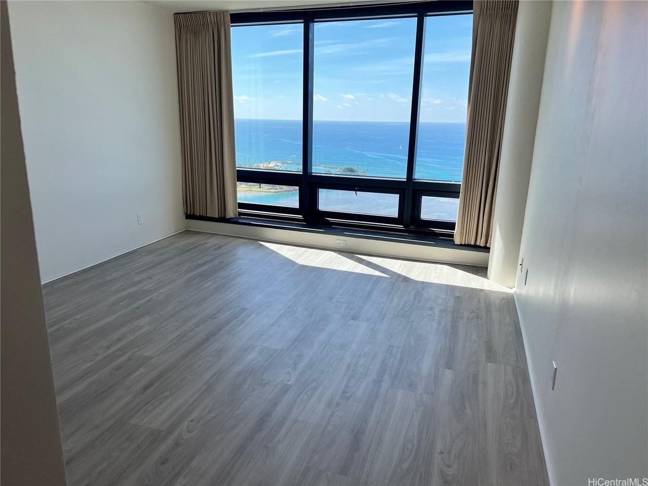 1330 Ala Moana Blvd Apt 3704 - Photo 7 of 15