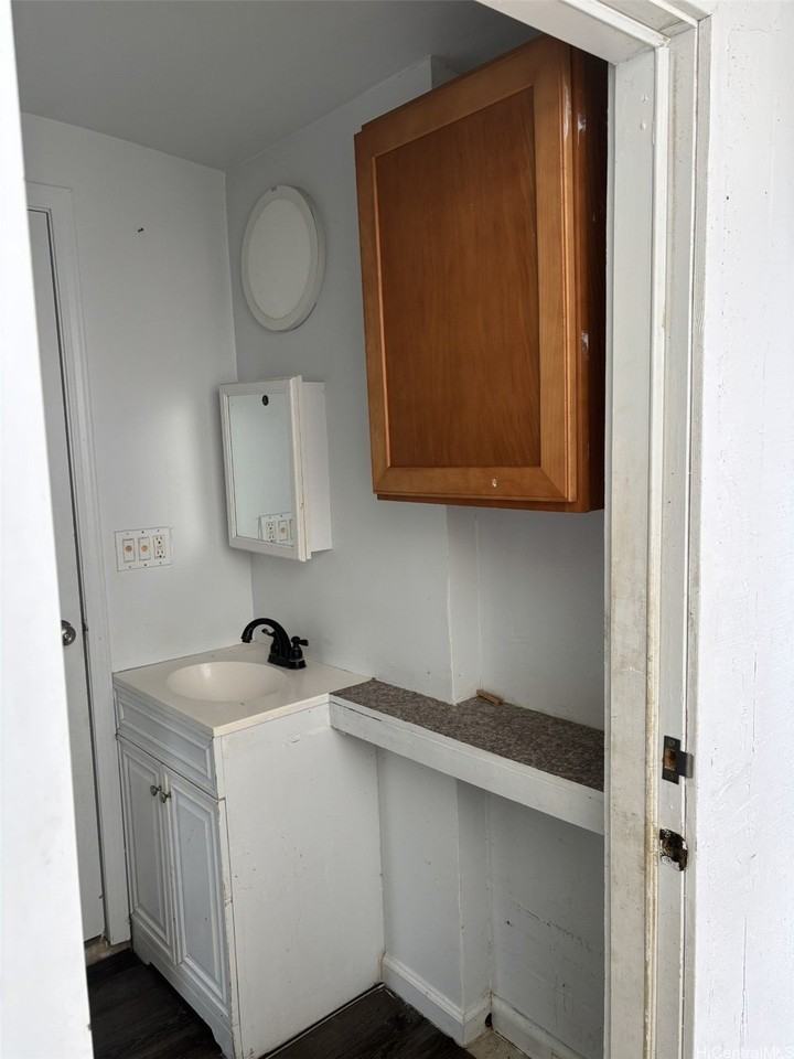 1774 Kuikele St - Photo 3 of 12