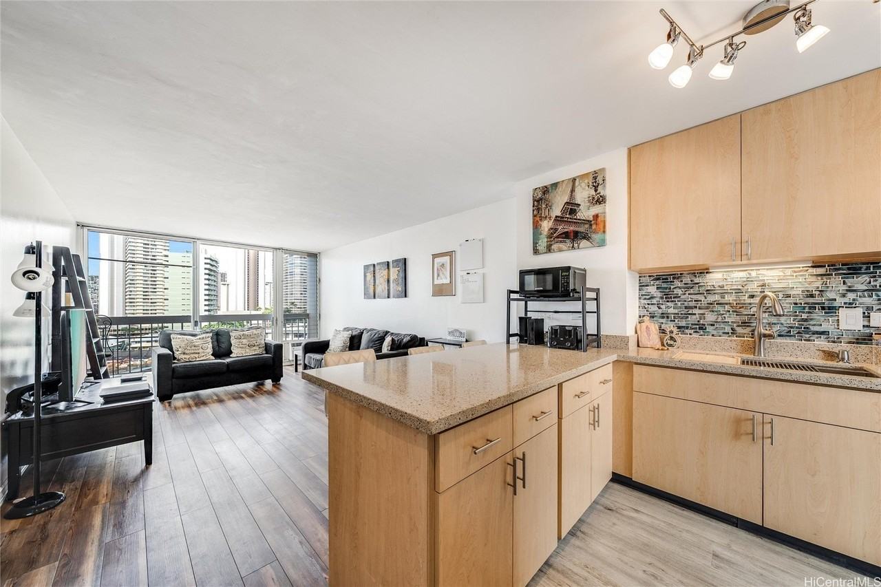 2630 Kapiolani Blvd Apt 802 - Photo 2 of 21