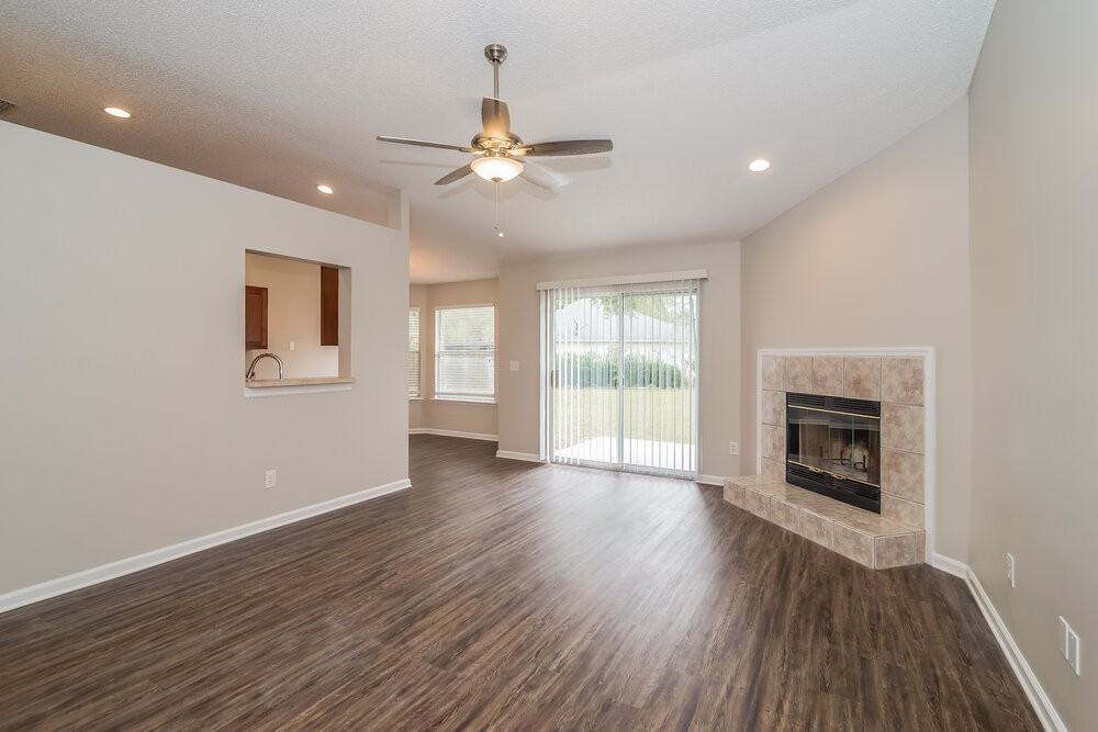 7955 Ortega Bluff Pkwy - Photo 2 of 15