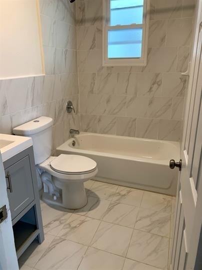 286 Halsted st - Photo 2 of 8