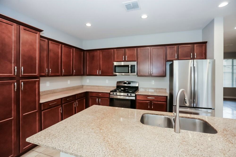 7213 W Jones Ave - Photo 7 of 17