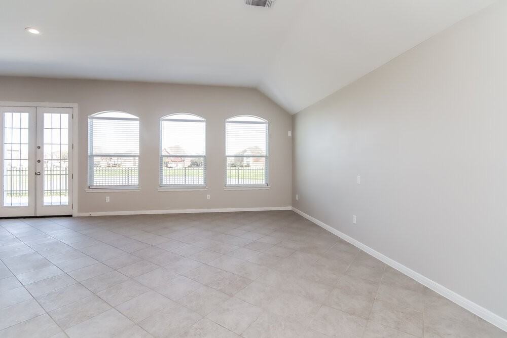 22 Atascadero Dr - Photo 6 of 19