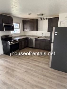 101 North Russell Street - Photo 2 of 10