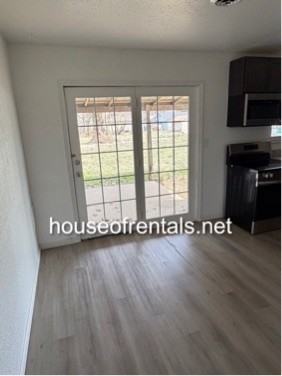 101 North Russell Street - Photo 3 of 10