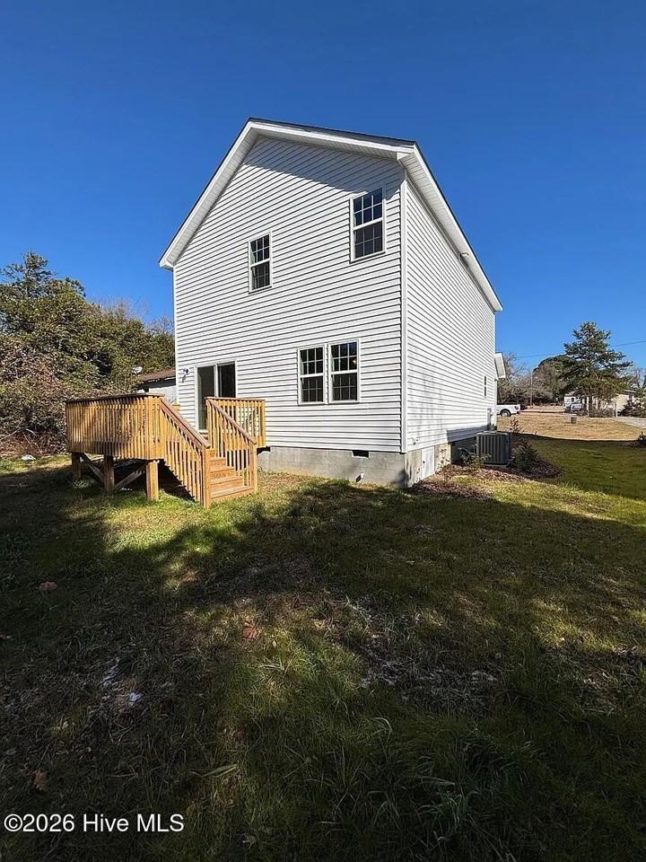 1120 W Massachusetts Ave - Photo 2 of 18