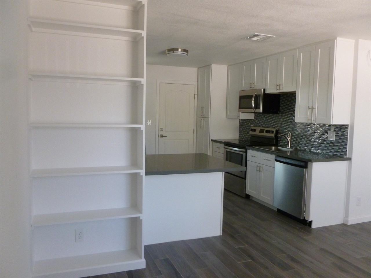 7102 E Oak Street - Photo 2 of 25