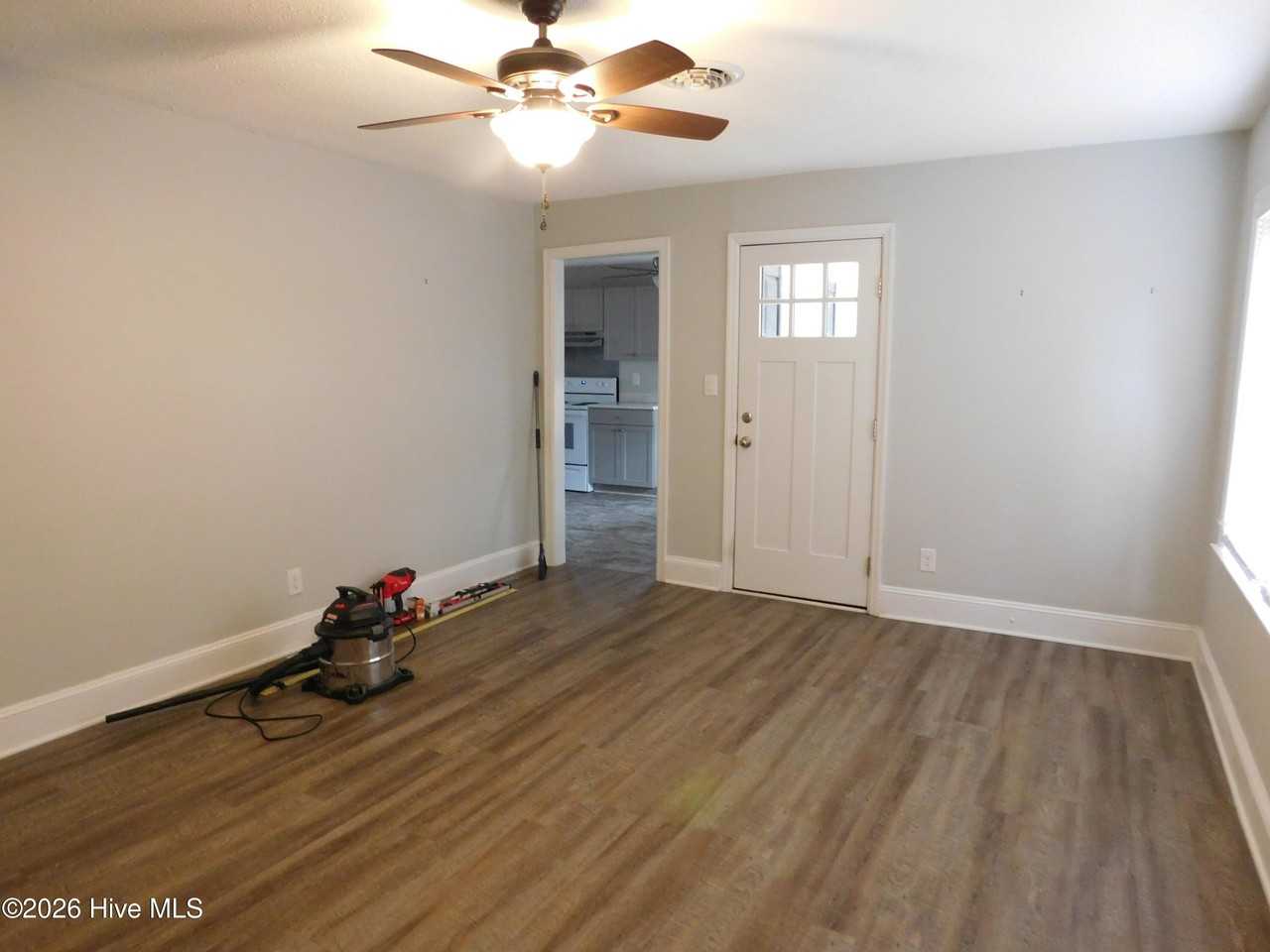 418 Church Rd - Photo 4 of 19