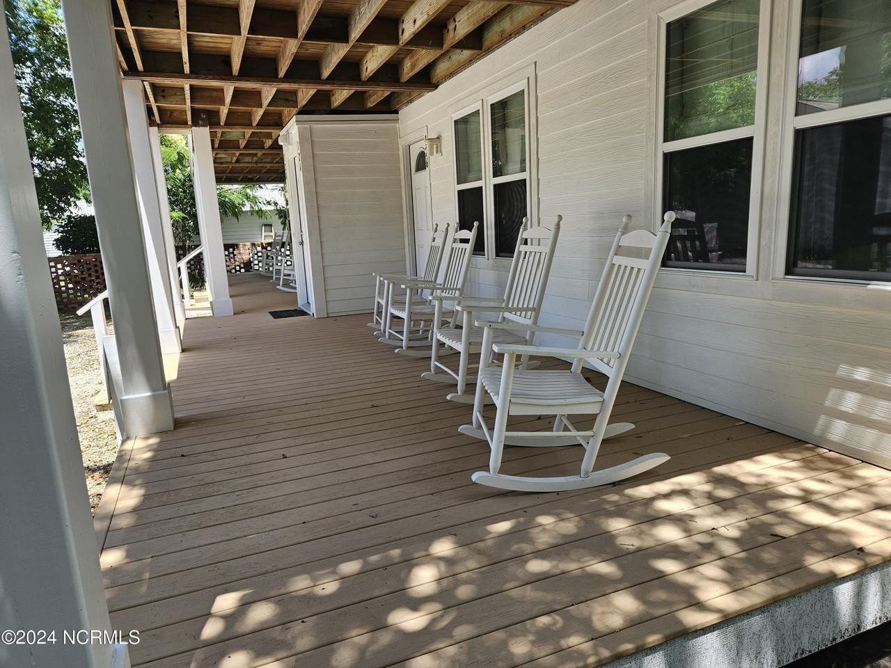 126 Sunset Ln - Photo 3 of 15