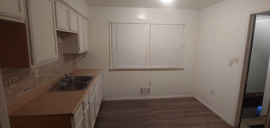 5950 North 69th Street - Photo 5 of 9