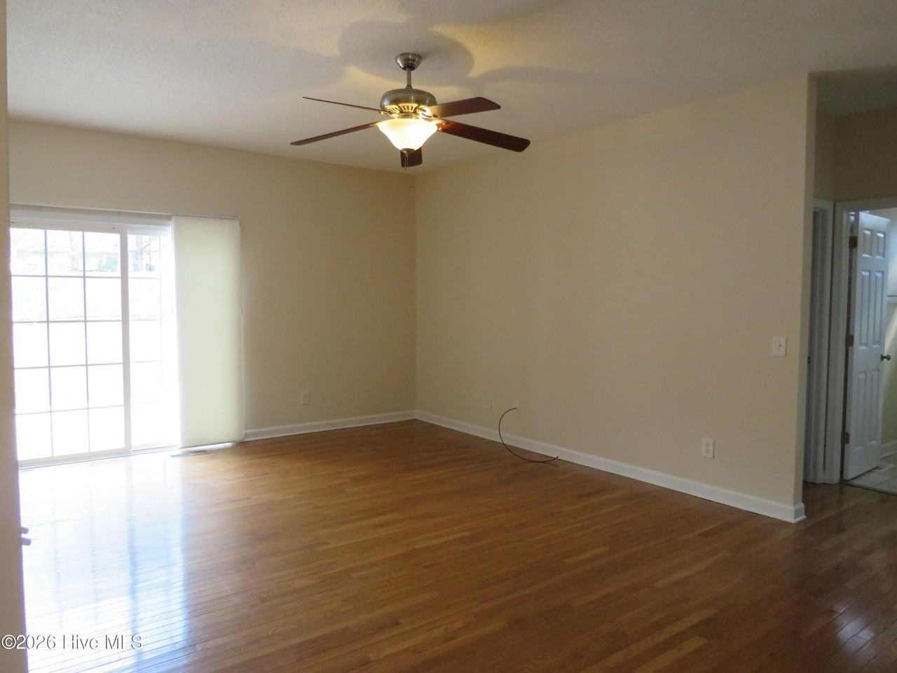 240 Robert Pl - Photo 7 of 26