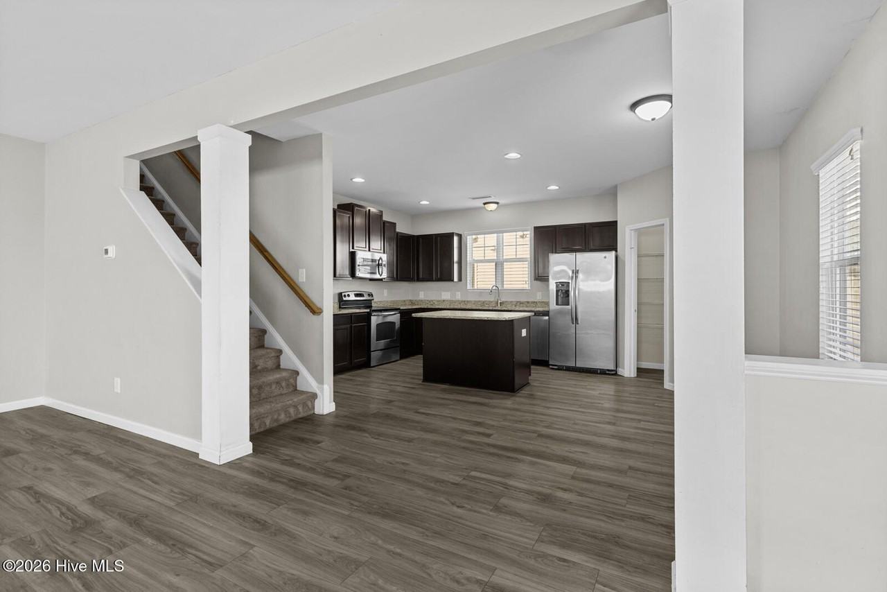 428 Bald Cypress Ln - Photo 7 of 33