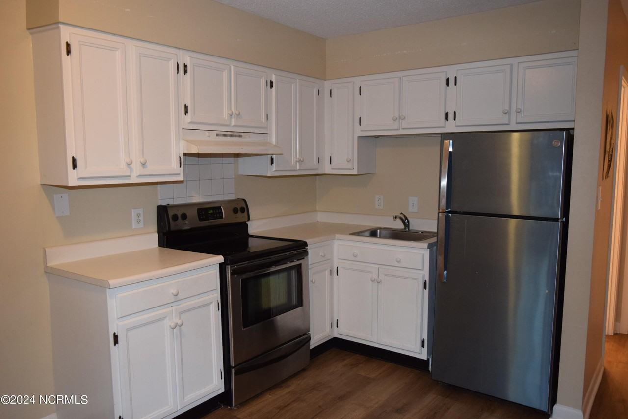 15 Mclean Rd Apt 1 - Photo 4 of 10