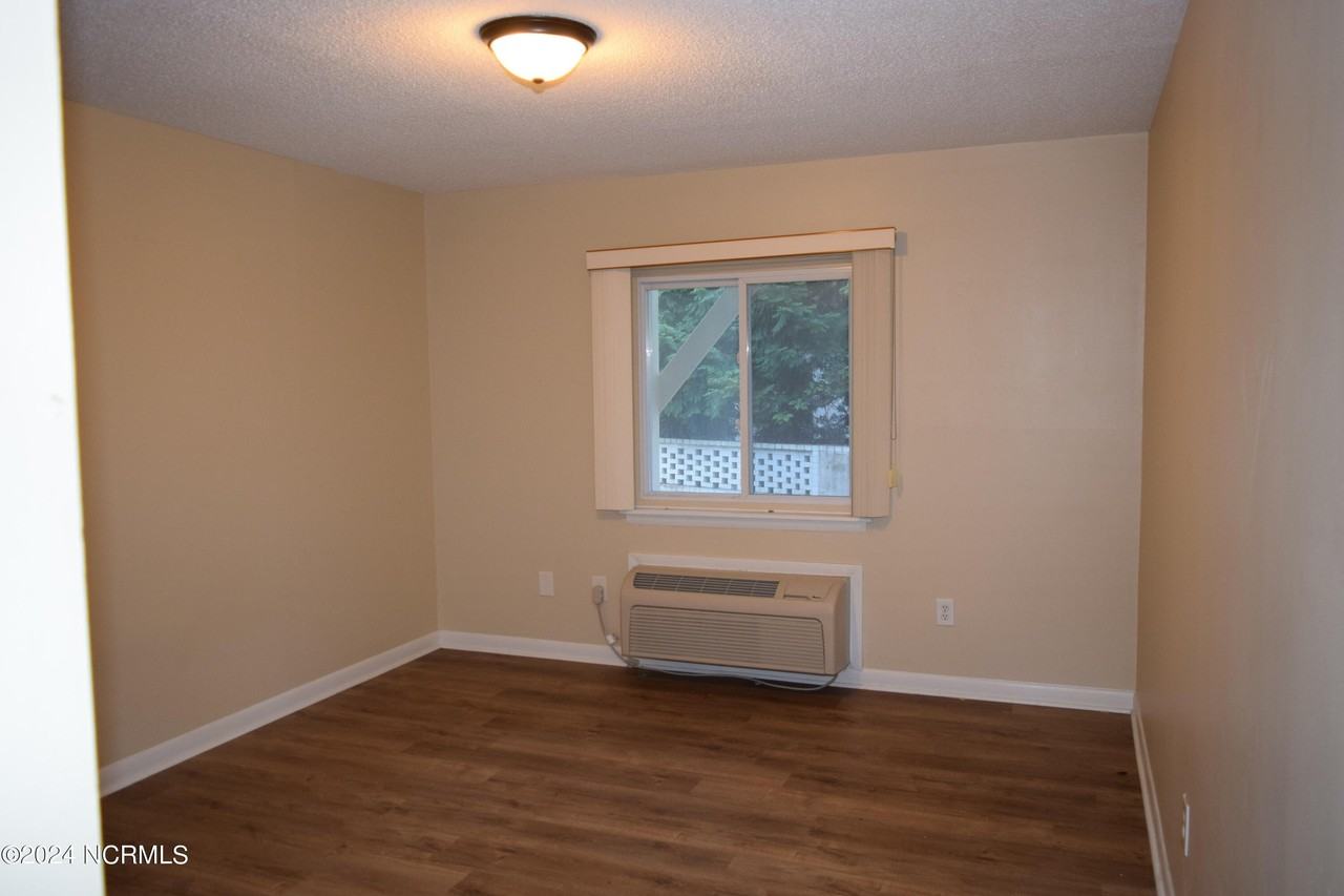 15 Mclean Rd Apt 1 - Photo 6 of 10