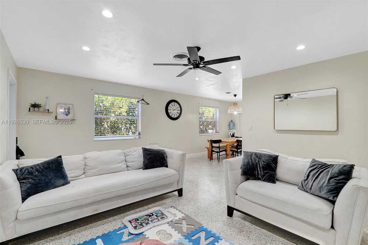 2470 Ne 182nd Ter - Photo 5 of 8