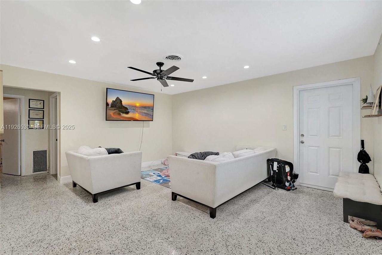 2470 Ne 182nd Ter - Photo 7 of 8