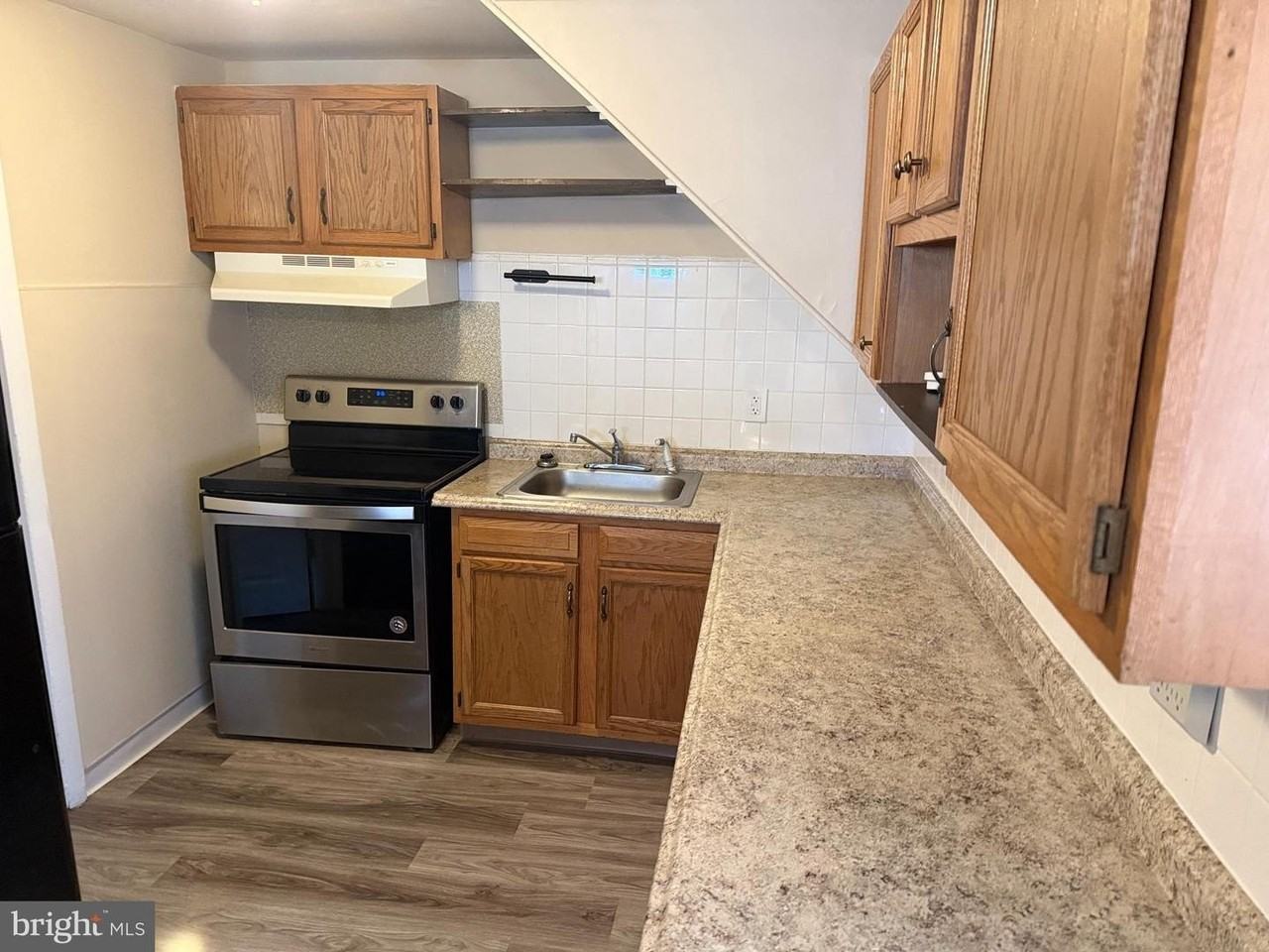 119 Larch Ave - Photo 2 of 10