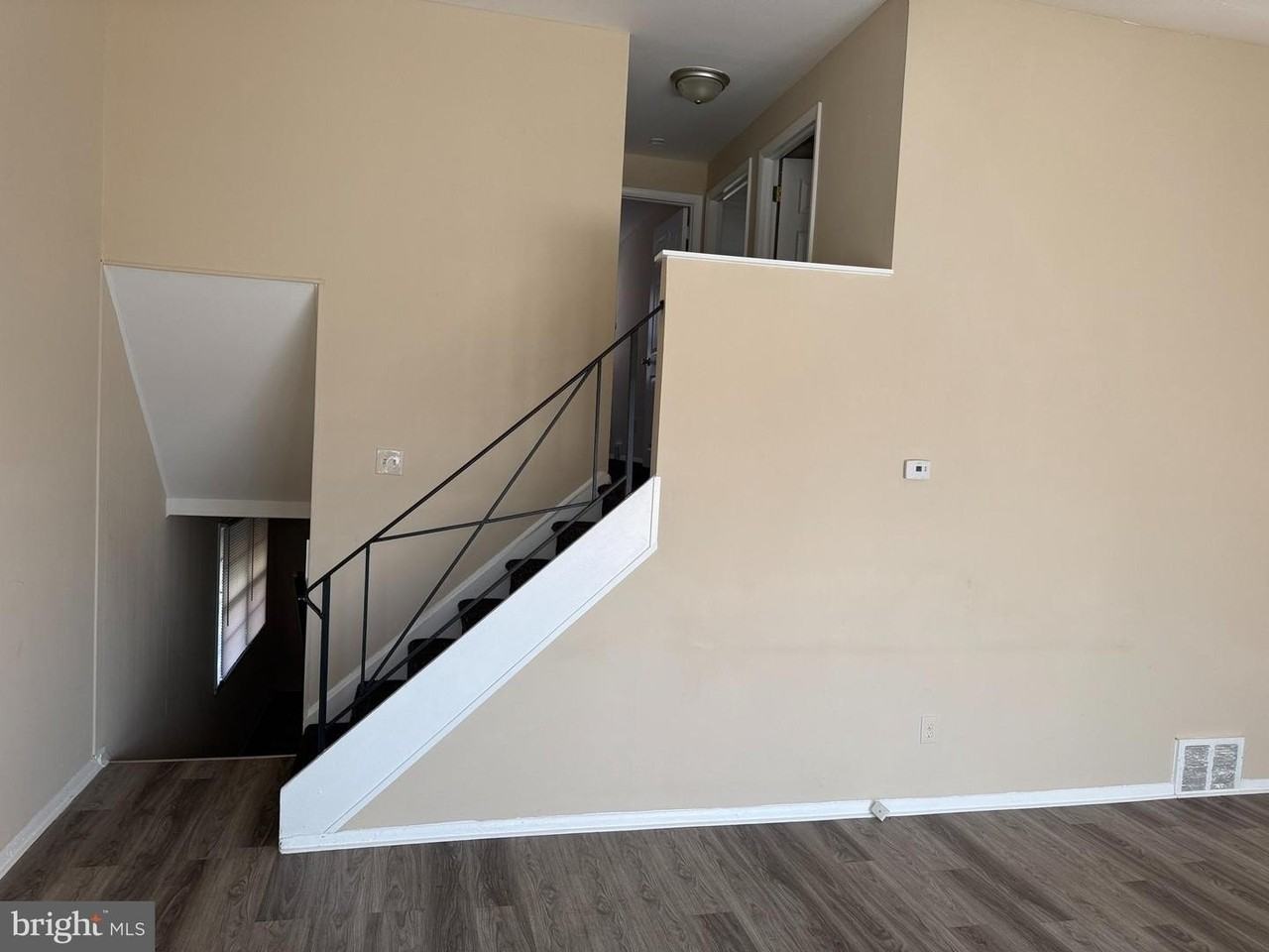 119 Larch Ave - Photo 3 of 10