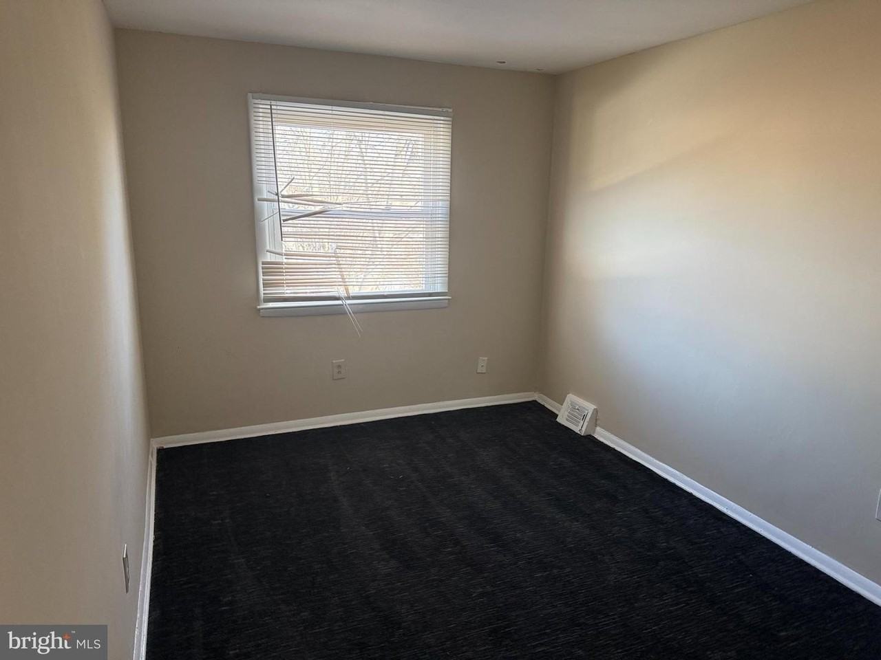 119 Larch Ave - Photo 7 of 10