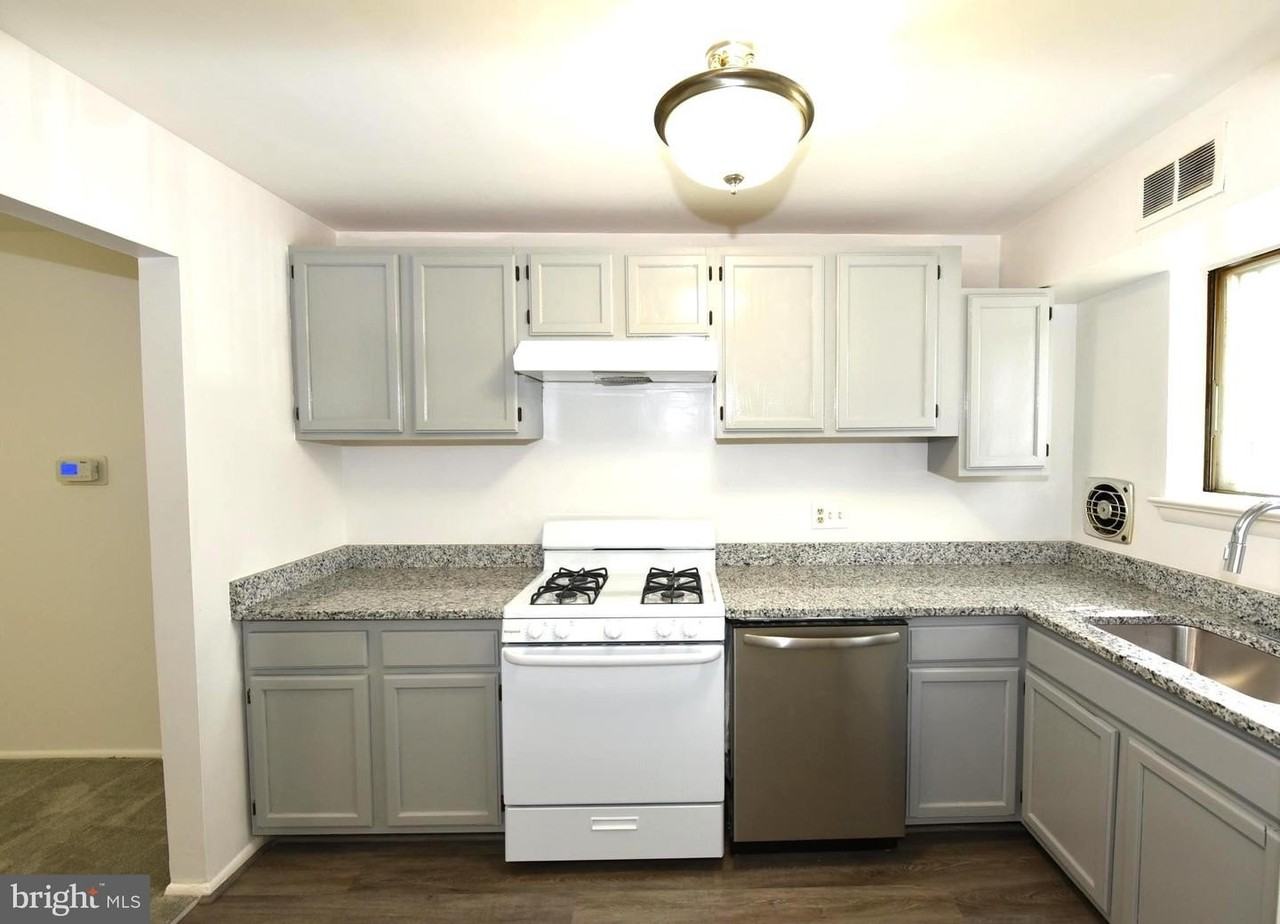 11326 Cherry Hill Rd - Photo 5 of 17