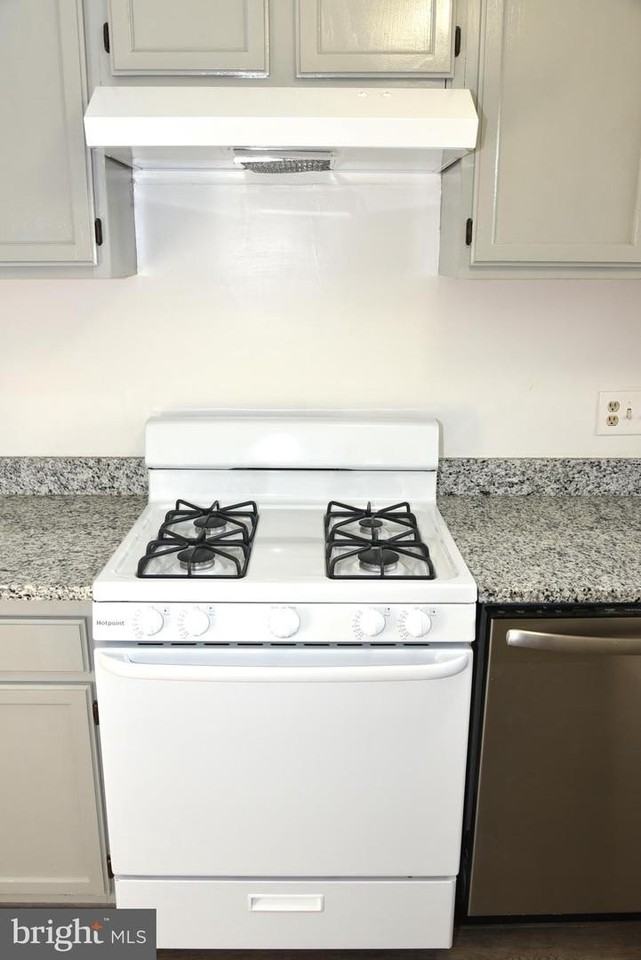 11326 Cherry Hill Rd - Photo 7 of 17