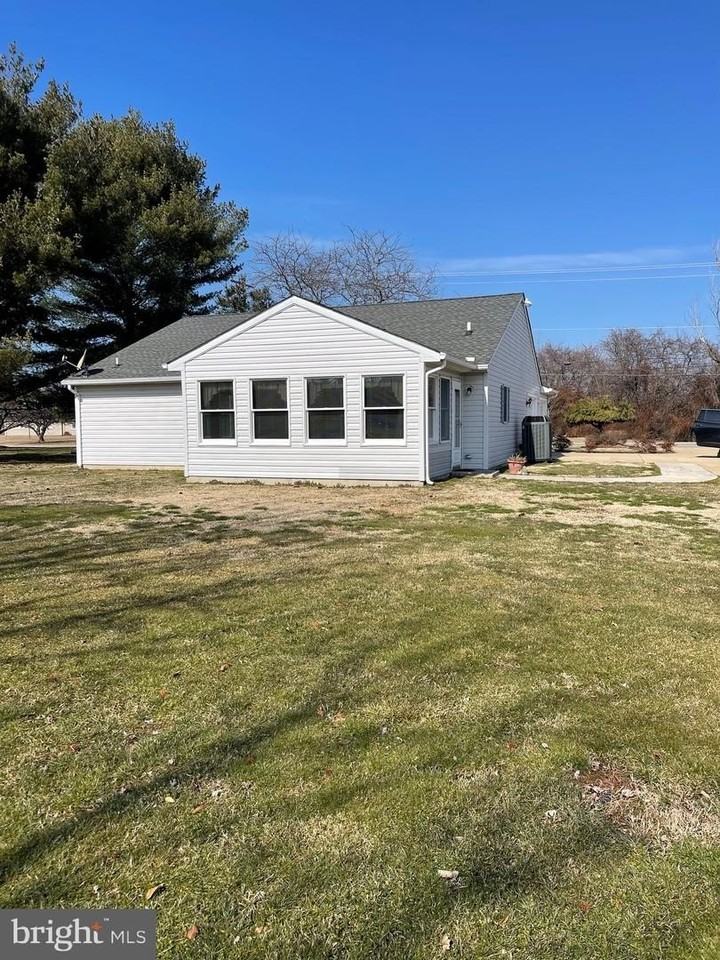 7500 Main St - Photo 2 of 19