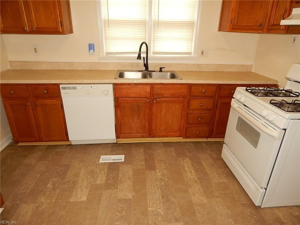 235 Libby St - Photo 7 of 17