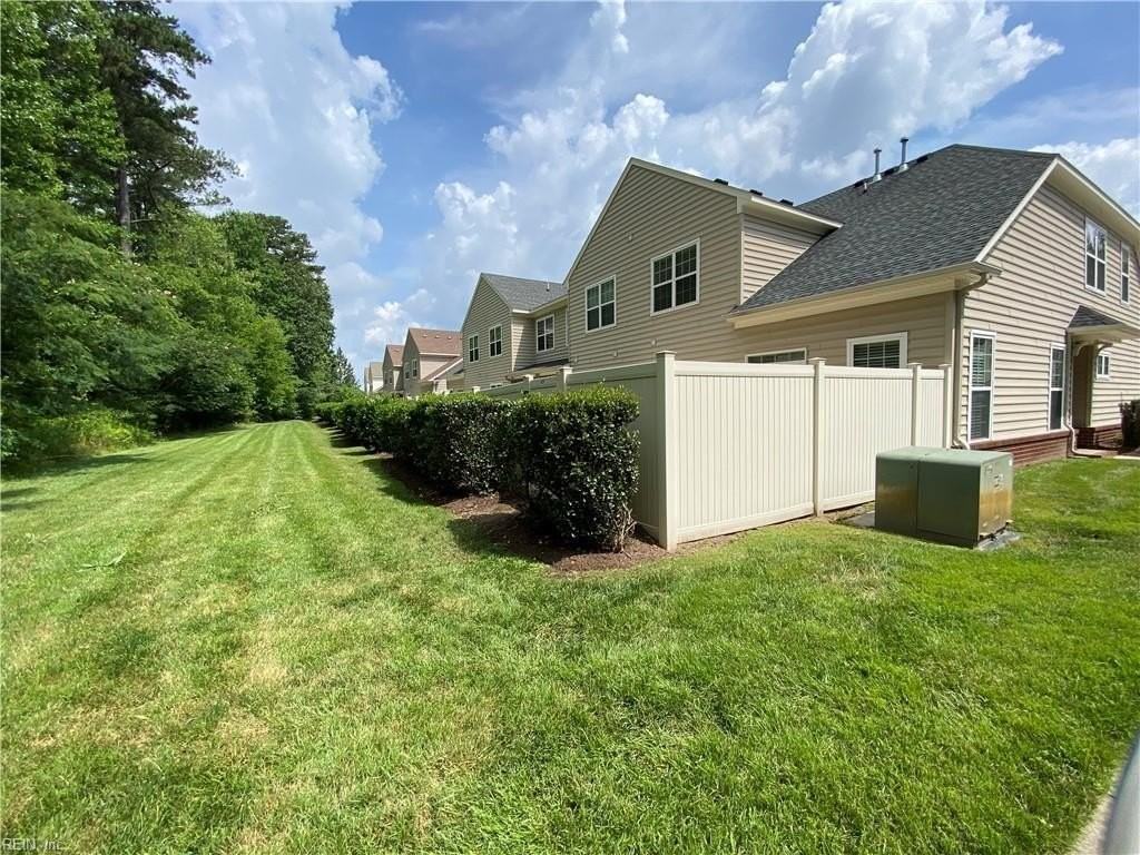 829 Tiffany Green Ct - Photo 4 of 40