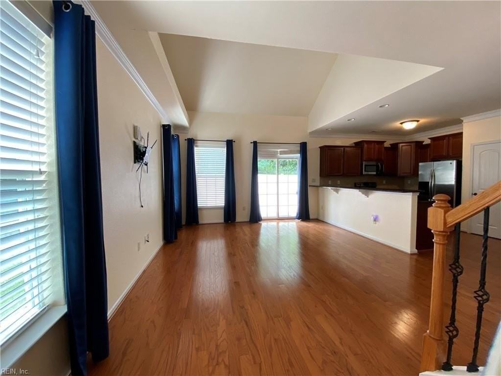 829 Tiffany Green Ct - Photo 7 of 40