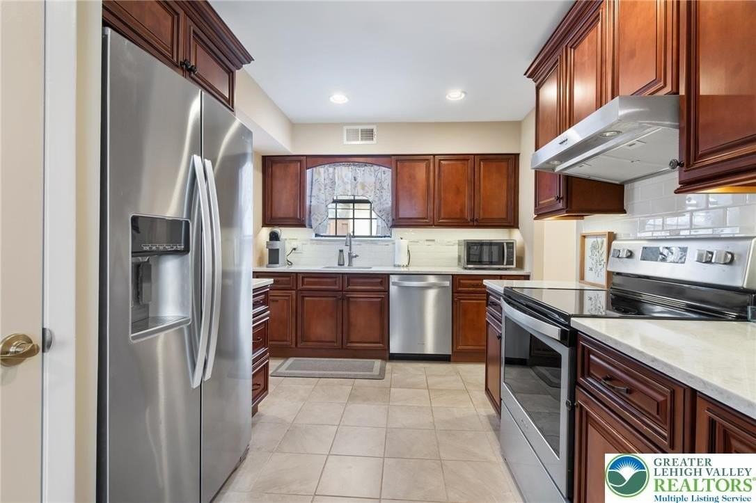 2869 Whitemarsh Pl - Photo 2 of 18