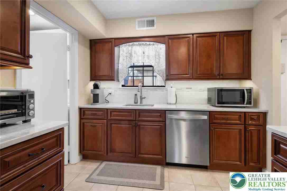 2869 Whitemarsh Pl - Photo 3 of 18