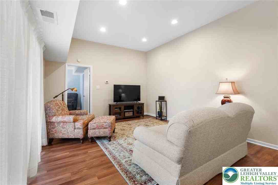 2869 Whitemarsh Pl - Photo 7 of 18