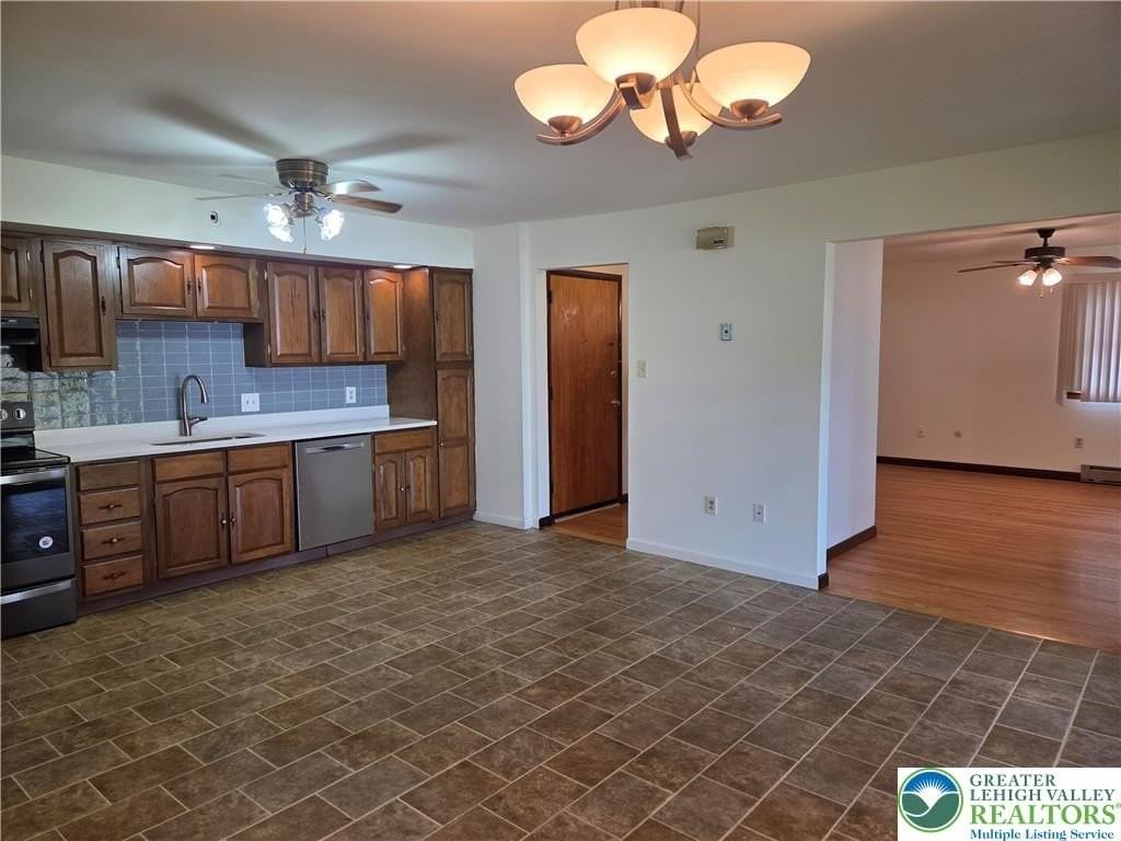 2280 Linden St Apt 2s - Photo 5 of 16