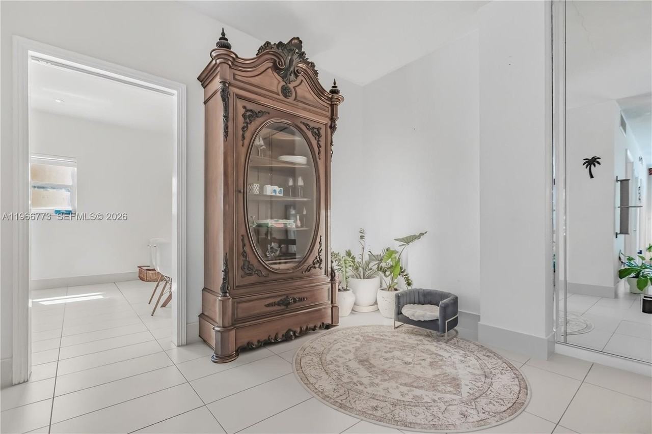 5001 Collins Ave #1K - Photo 4 of 26