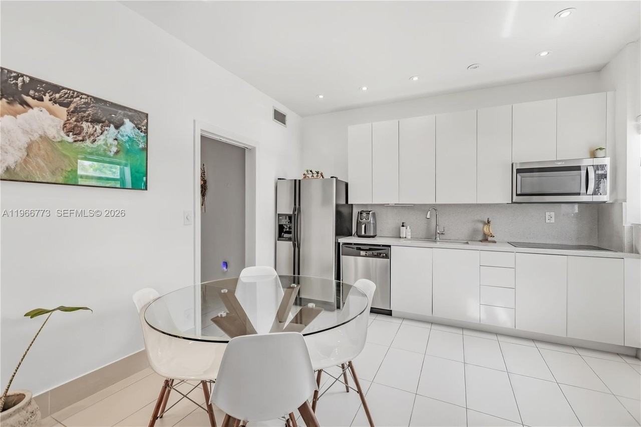 5001 Collins Ave #1K - Photo 6 of 26