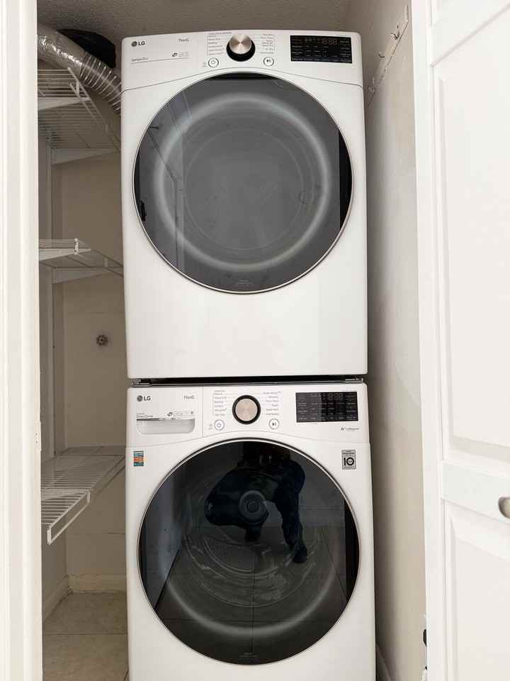 25 Fontainebleau Blvd - Photo 4 of 8