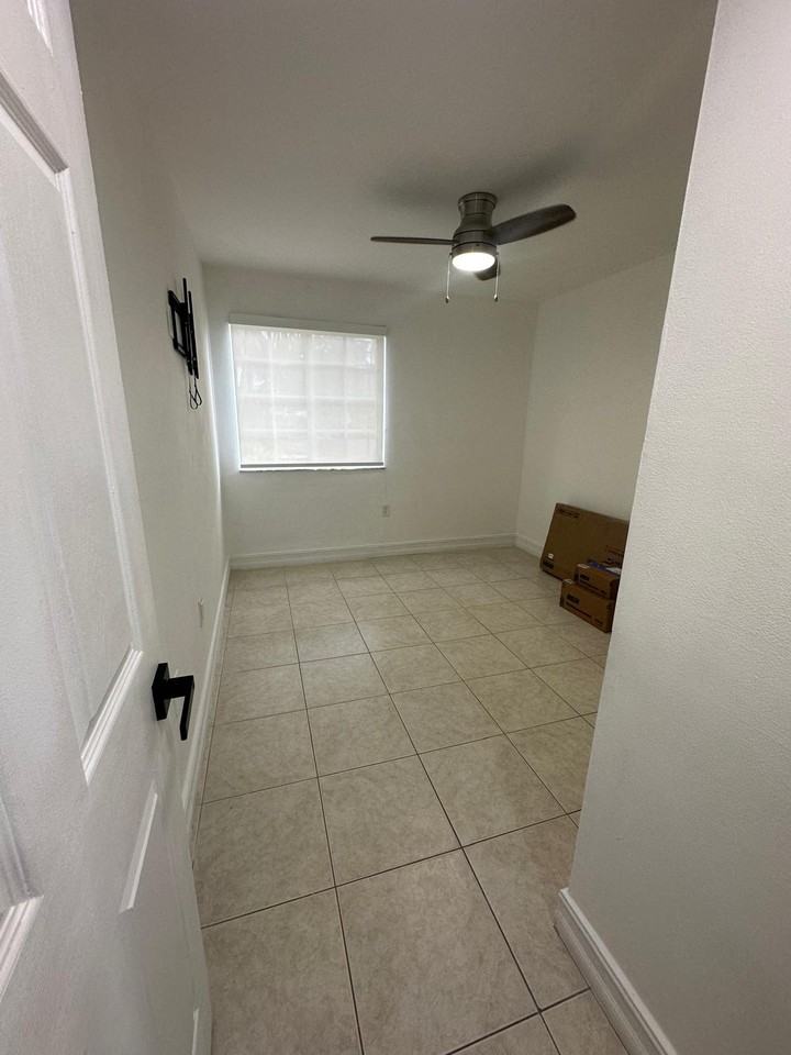 25 Fontainebleau Blvd - Photo 5 of 8