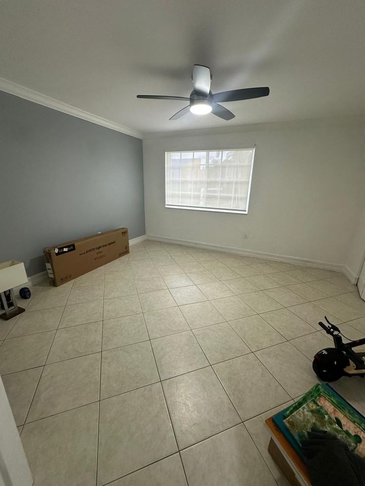 25 Fontainebleau Blvd - Photo 6 of 8