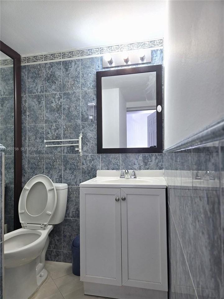 300 Nw 107th Ave #206 - Photo 4 of 15